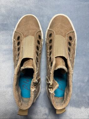 Blowfish Malibu Casual Slip-On Canvas Sneakers in Tan